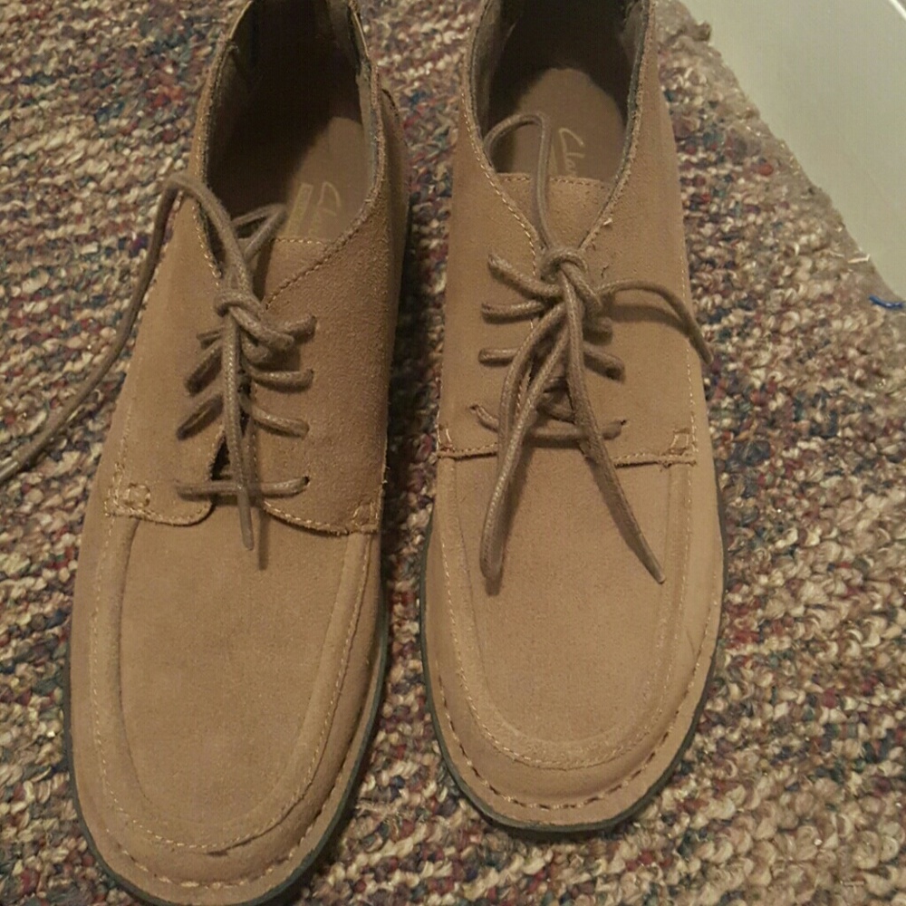 Clark's boots - Picture 2 of 4
